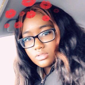 Meet your Posher, Dee